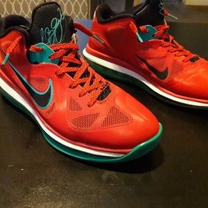 Nike LeBron 9 Low Liverpool size 9